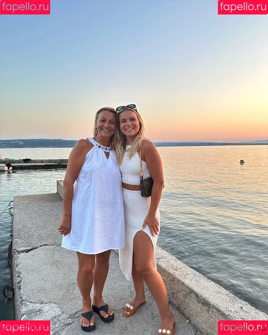 Alina Wachinger Onlyfans Photo Gallery 