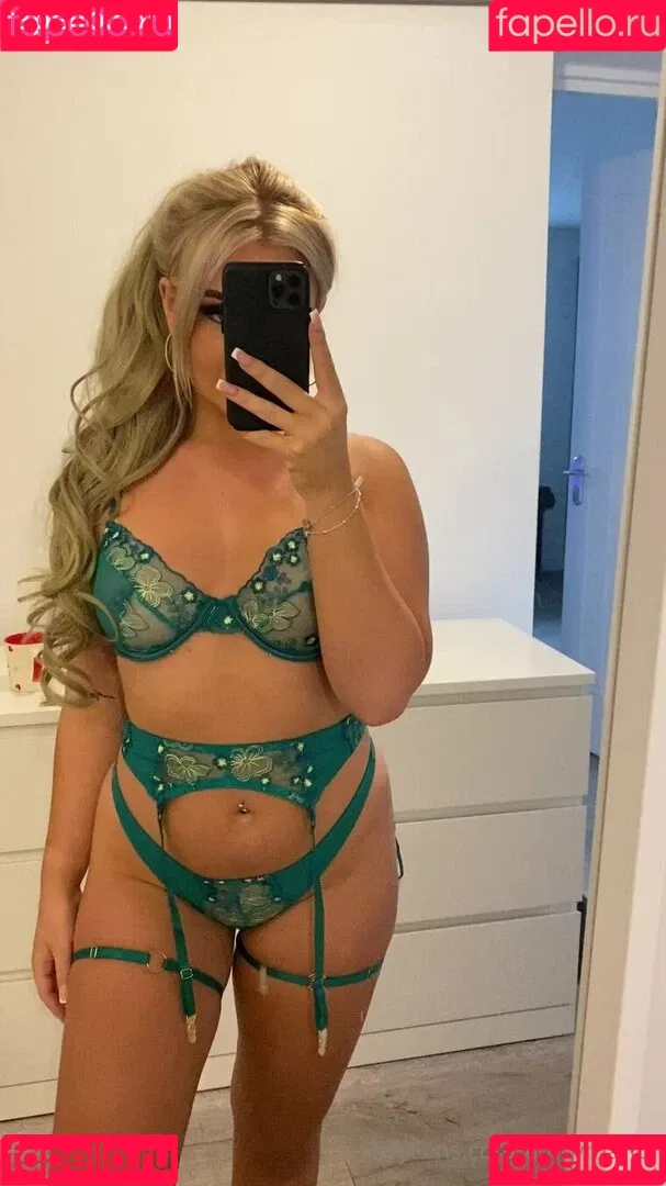emilymrlor Onlyfans Photo Gallery 