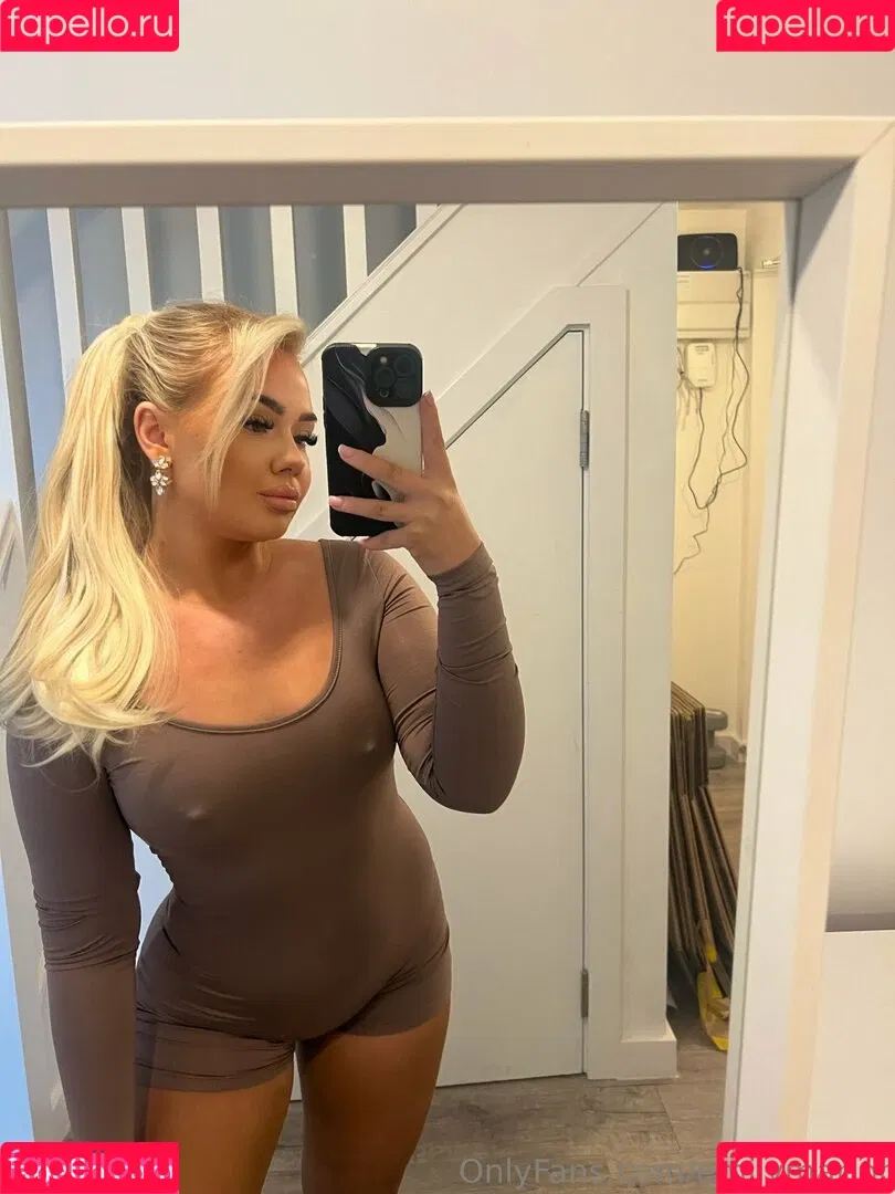 emilymrlor Onlyfans Photo Gallery 