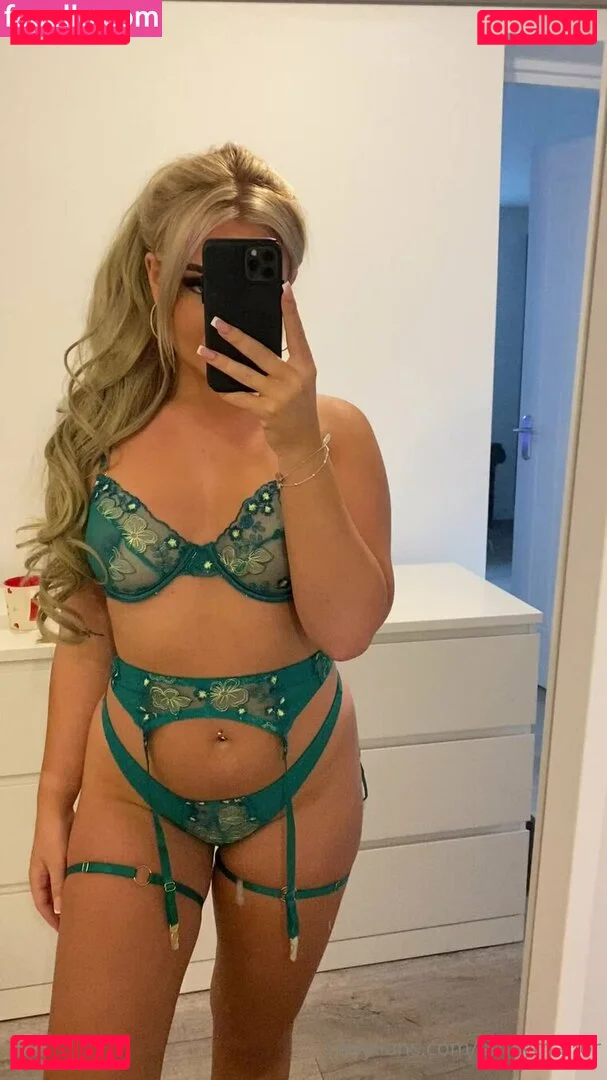 emilymrlor Onlyfans Photo Gallery 