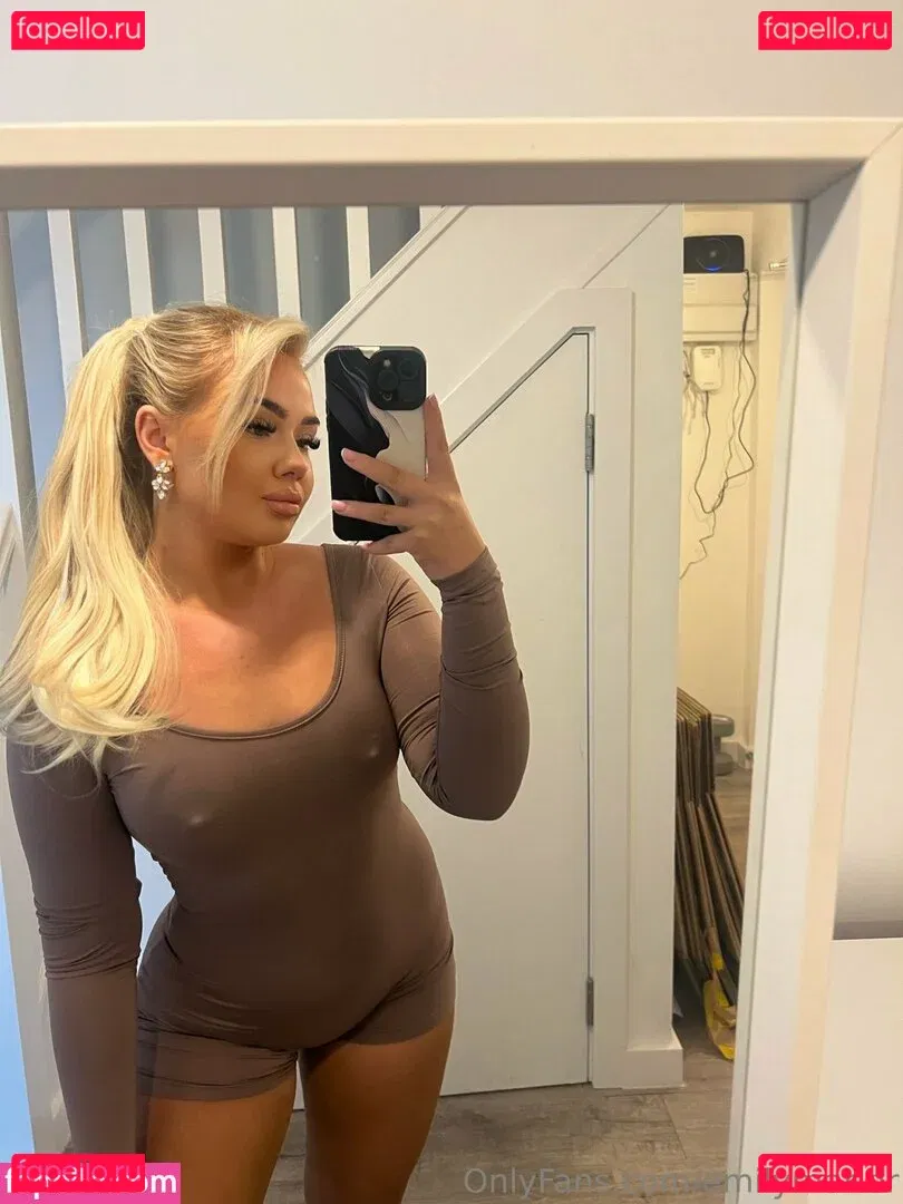 emilymrlor Onlyfans Photo Gallery 