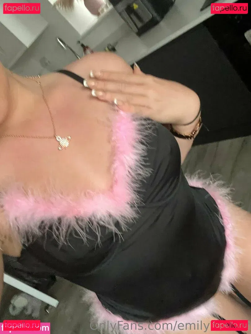 emilymrlor Onlyfans Photo Gallery 