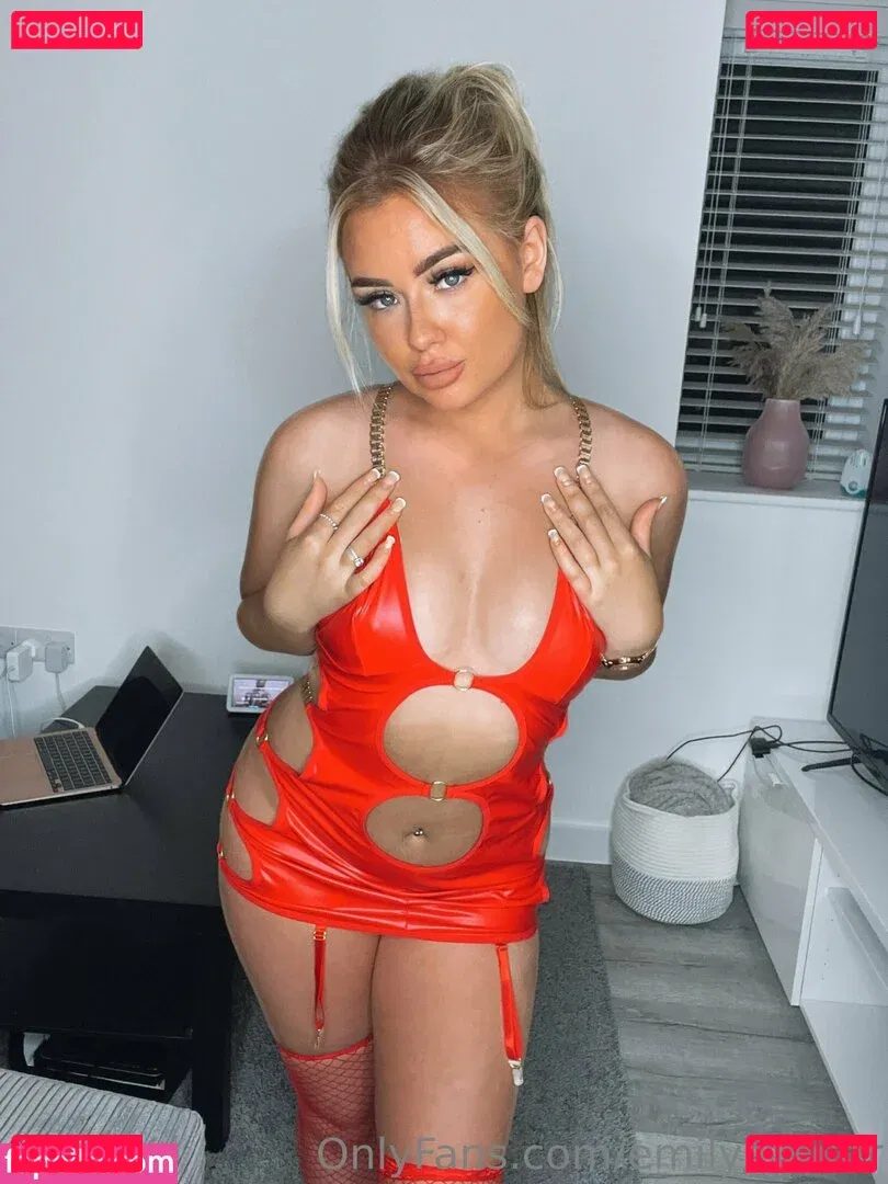 emilymrlor Onlyfans Photo Gallery 