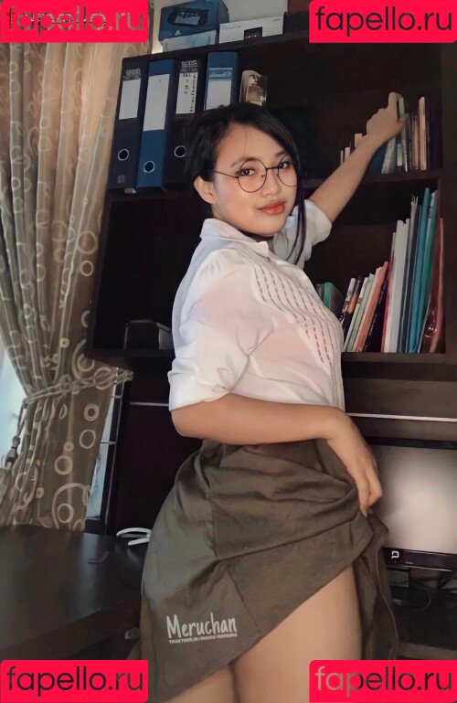 MeruChan Onlyfans Photo Gallery 