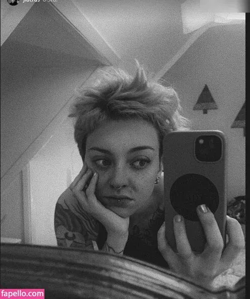 Julia Crds Onlyfans Photo Gallery 