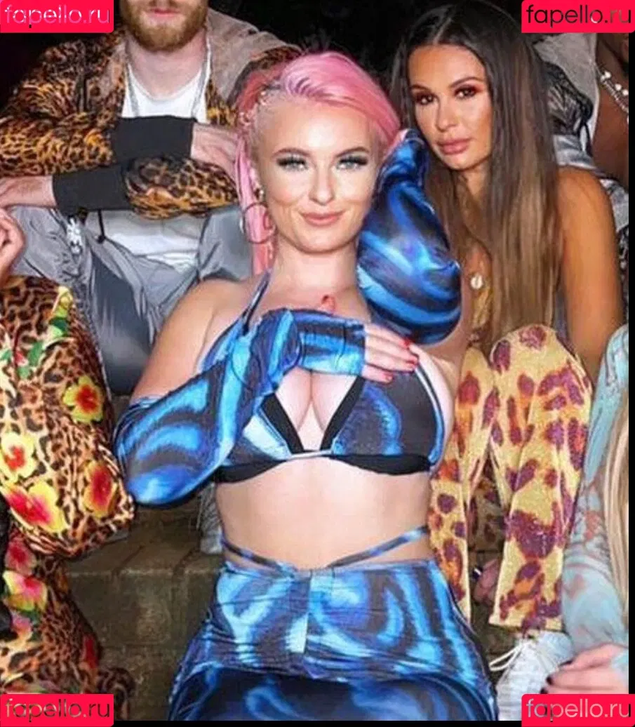 Grace Chatto Onlyfans Photo Gallery 