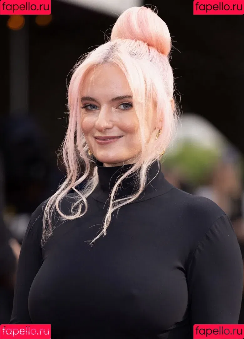 Grace Chatto Onlyfans Photo Gallery 