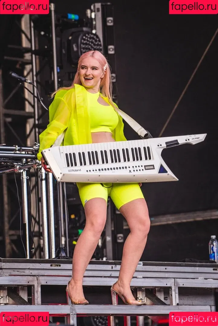 Grace Chatto Onlyfans Photo Gallery 