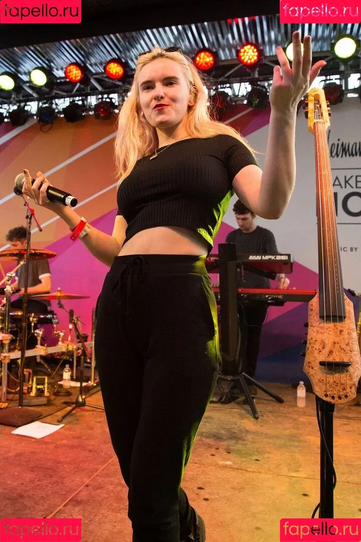 Grace Chatto Onlyfans Photo Gallery 