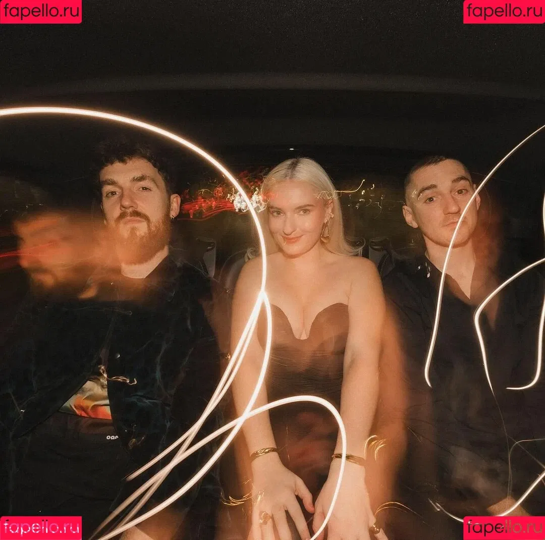 Grace Chatto Onlyfans Photo Gallery 