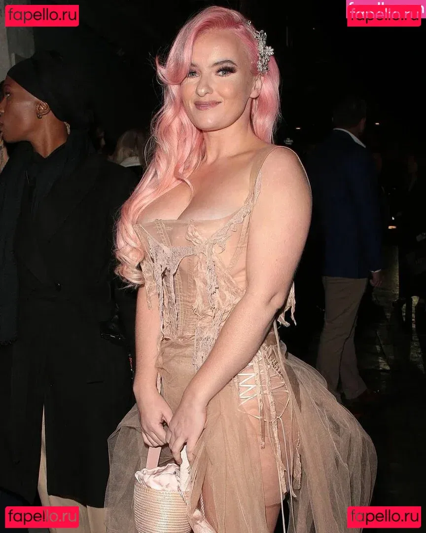 Grace Chatto Onlyfans Photo Gallery 