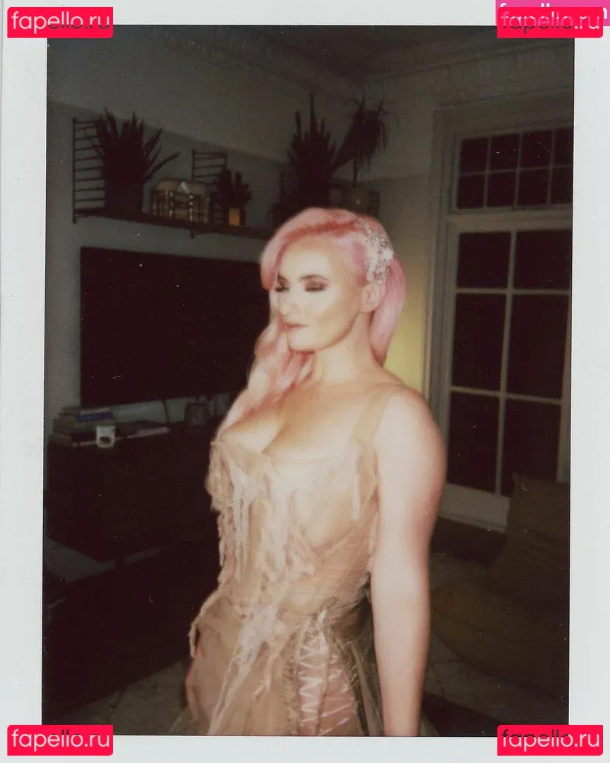 Grace Chatto Onlyfans Photo Gallery 