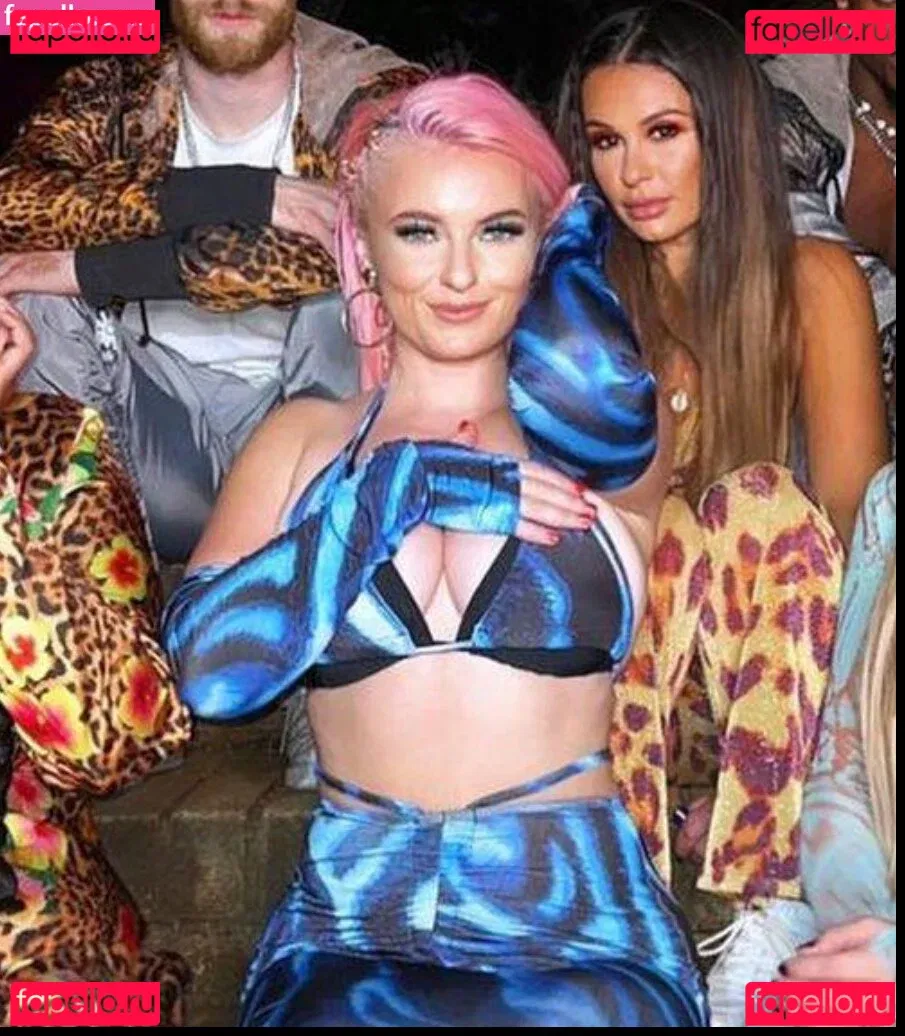 Grace Chatto Onlyfans Photo Gallery 