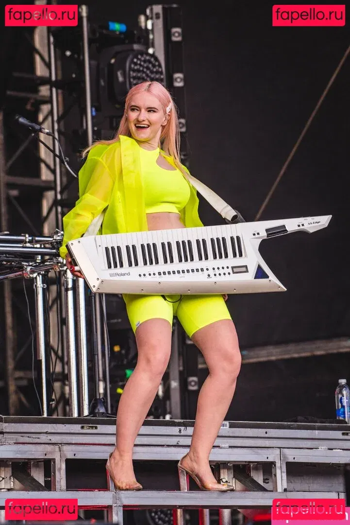 Grace Chatto Onlyfans Photo Gallery 