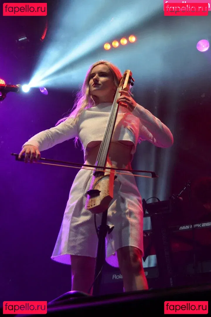 Grace Chatto Onlyfans Photo Gallery 