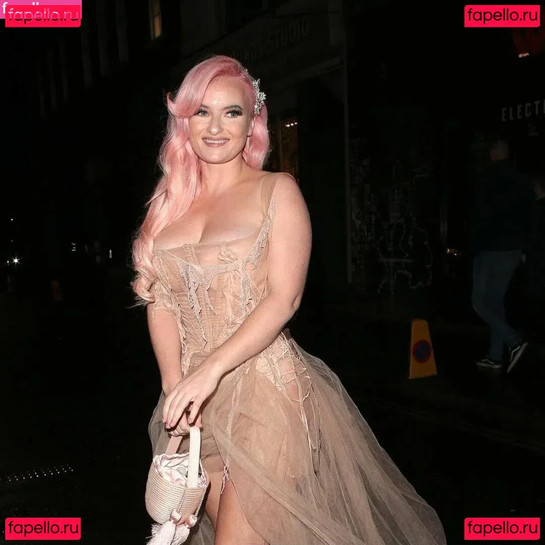 Grace Chatto Onlyfans Photo Gallery 