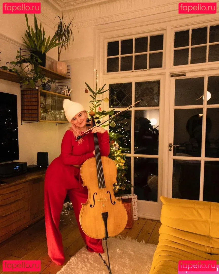 Grace Chatto Onlyfans Photo Gallery 