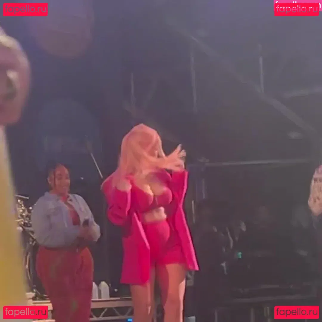 Grace Chatto Onlyfans Photo Gallery 