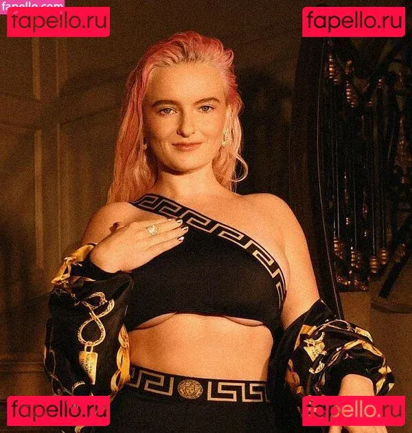 Grace Chatto Onlyfans Photo Gallery 