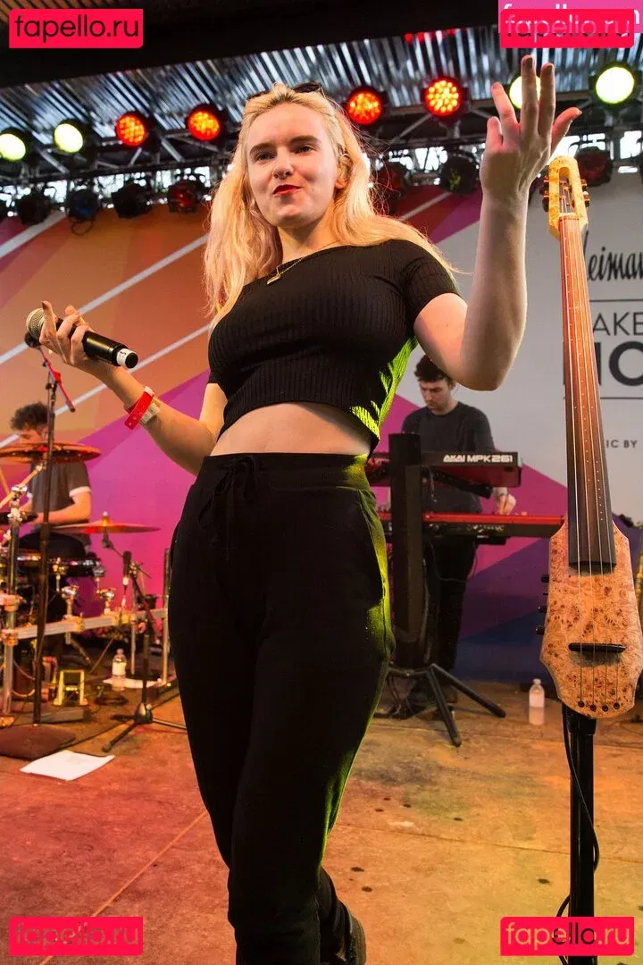 Grace Chatto Onlyfans Photo Gallery 