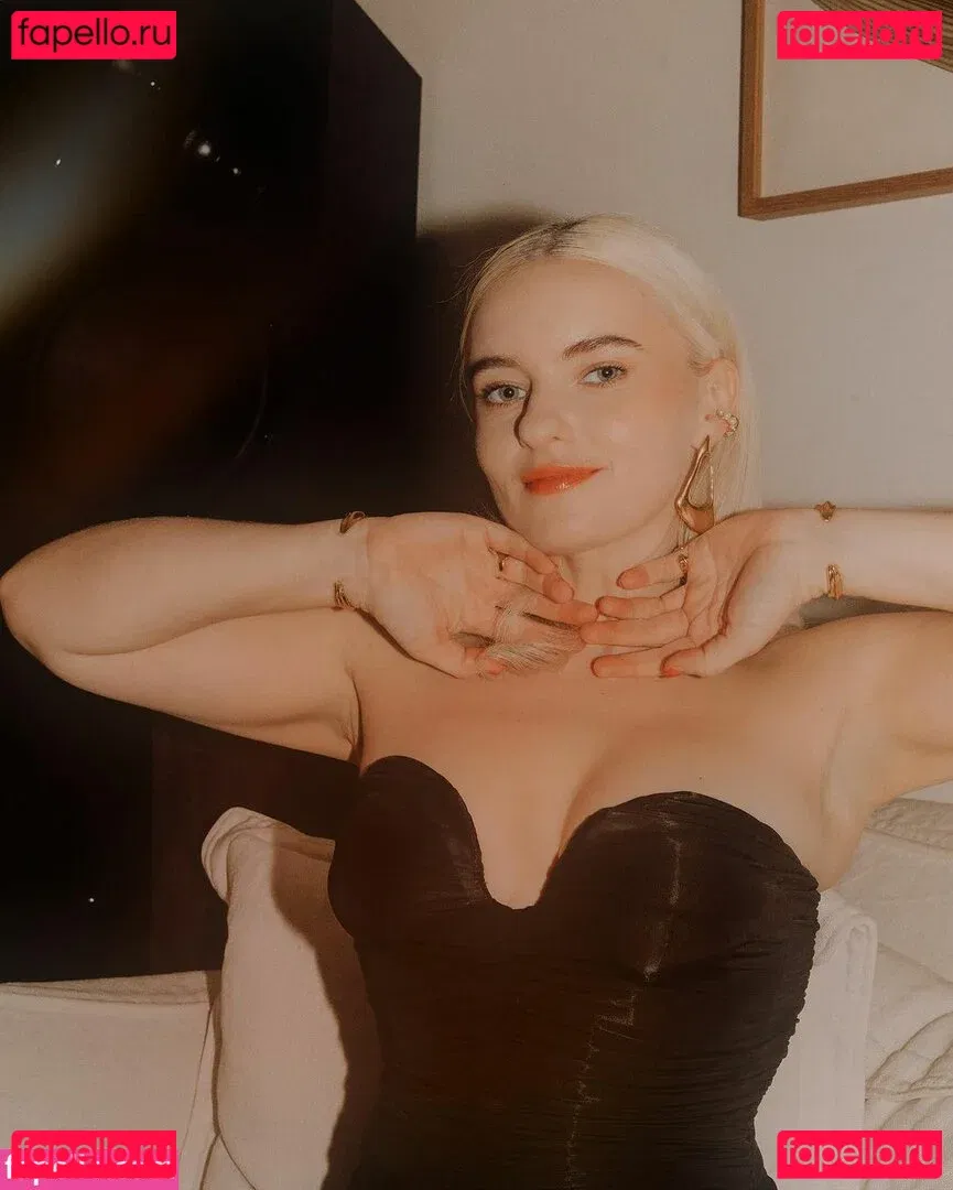 Grace Chatto Onlyfans Photo Gallery 