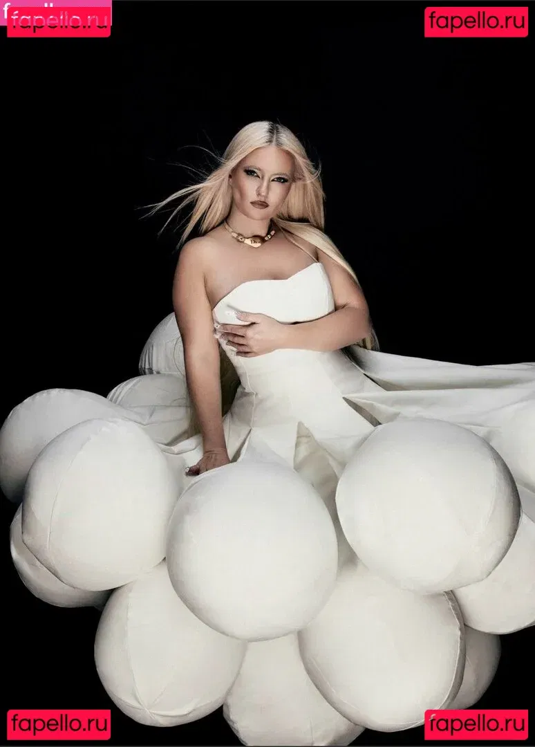 Grace Chatto Onlyfans Photo Gallery 