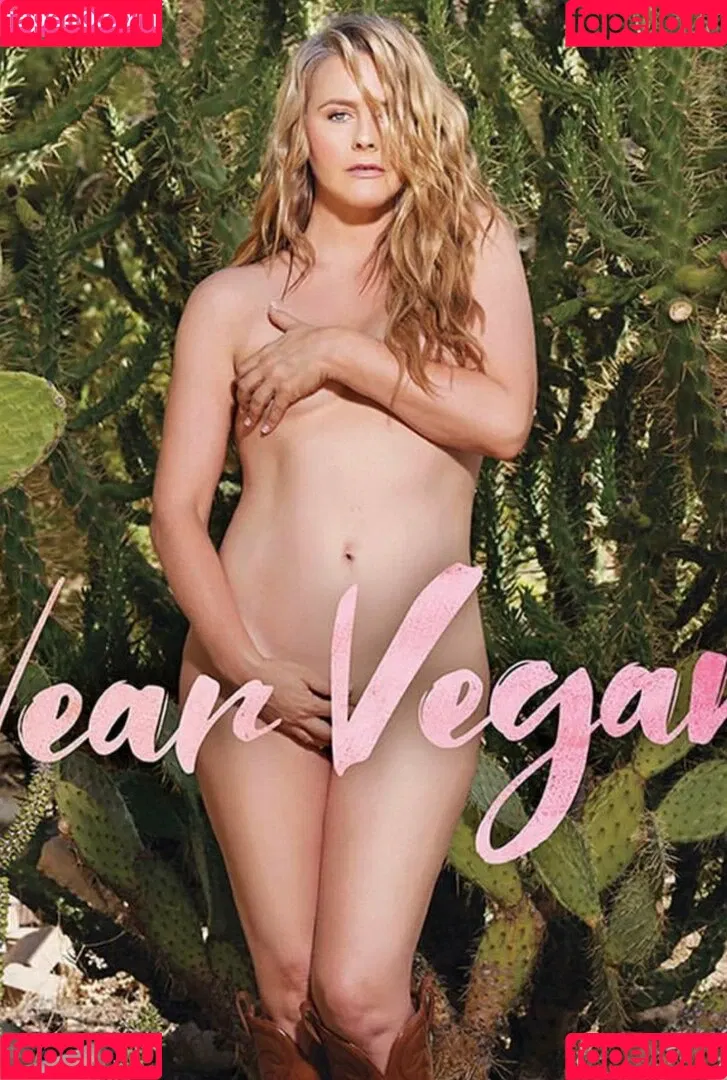 Alicia Silverstone Onlyfans Photo Gallery 