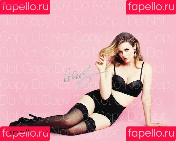 Alicia Silverstone Onlyfans Photo Gallery 