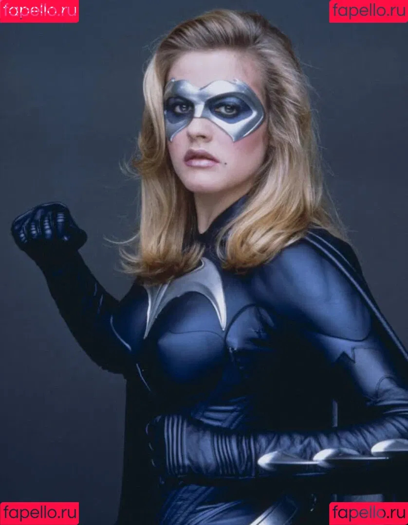 Alicia Silverstone Onlyfans Photo Gallery 