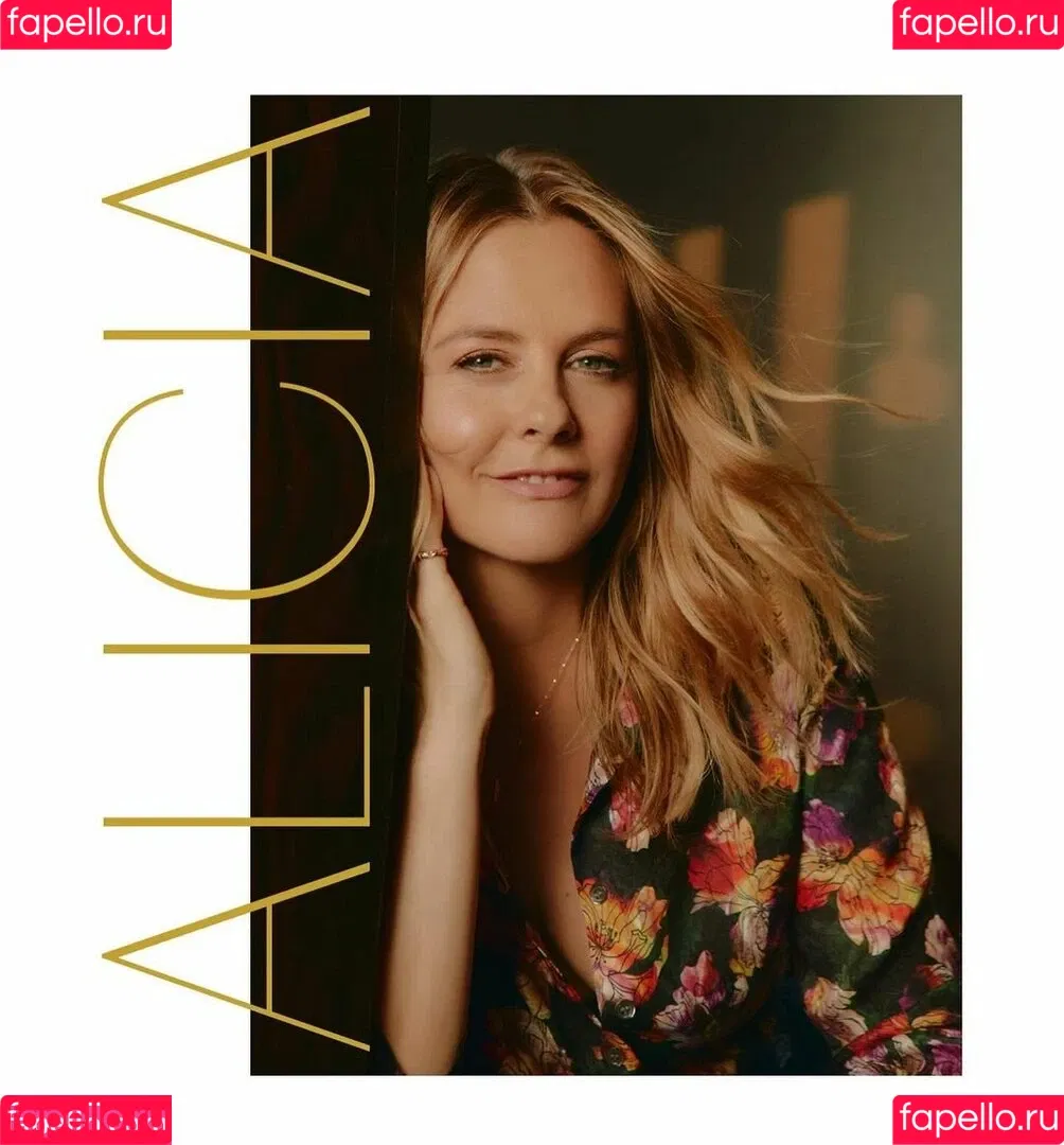 Alicia Silverstone Onlyfans Photo Gallery 