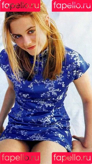 Alicia Silverstone Onlyfans Photo Gallery 
