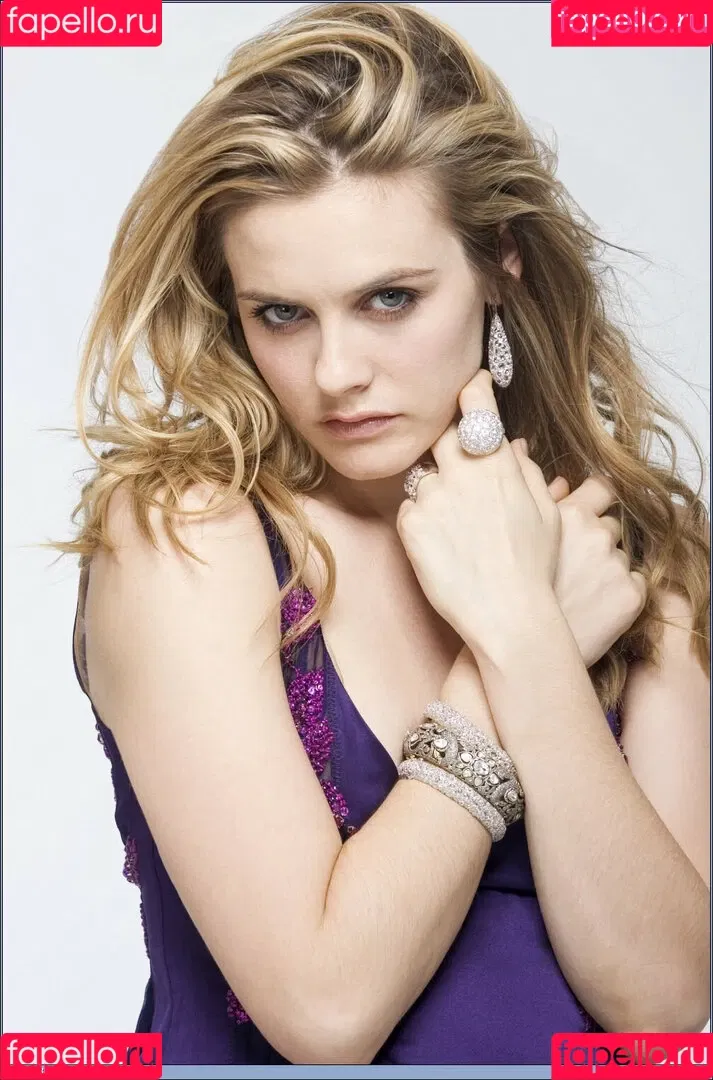 Alicia Silverstone Onlyfans Photo Gallery 