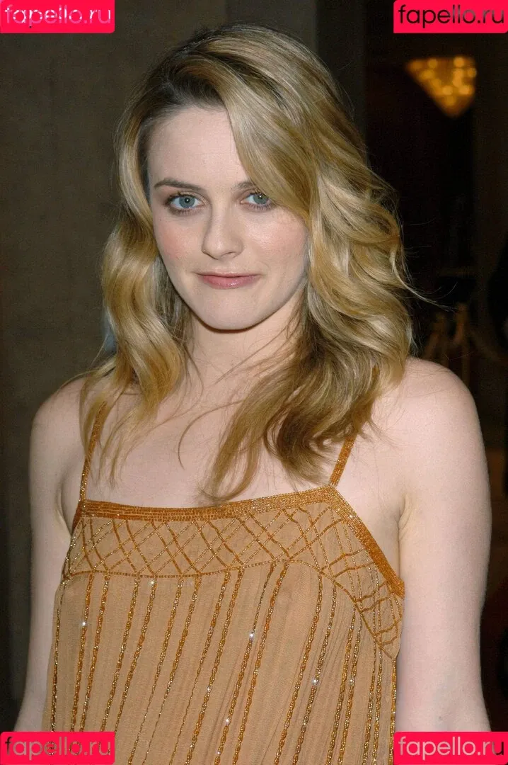 Alicia Silverstone Onlyfans Photo Gallery 