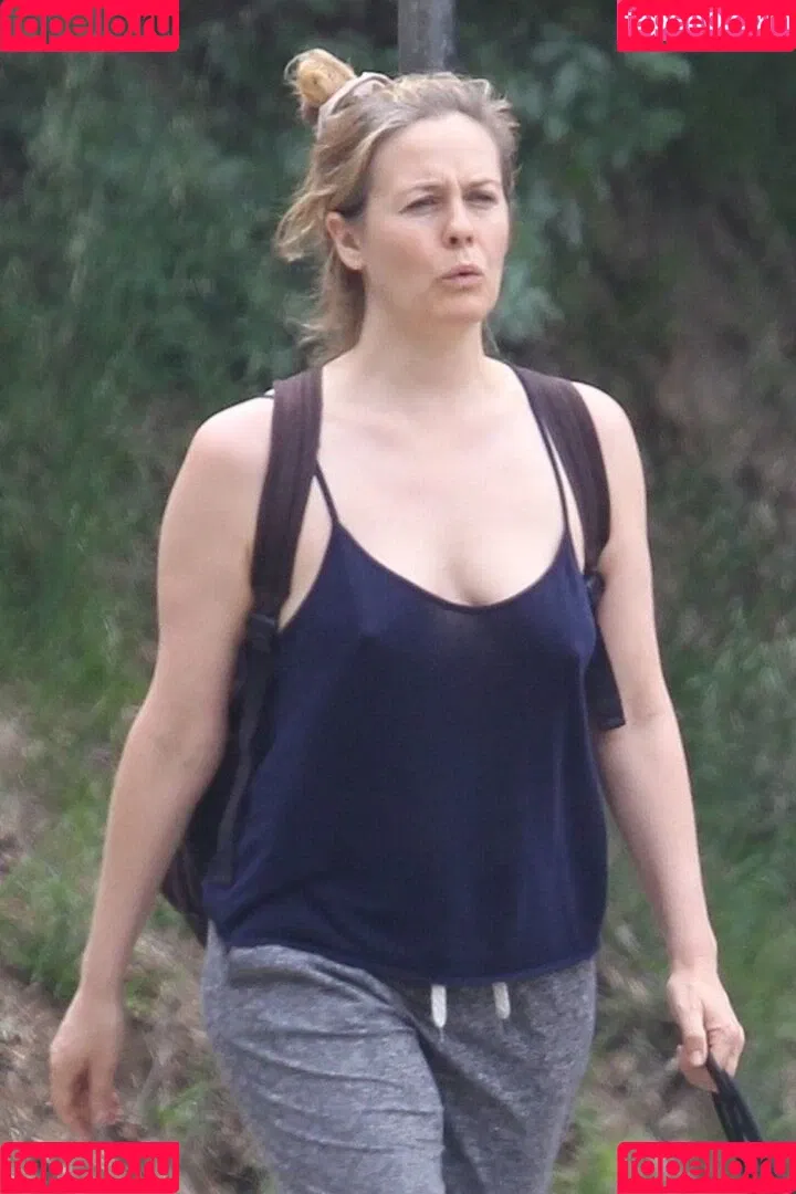 Alicia Silverstone Onlyfans Photo Gallery 
