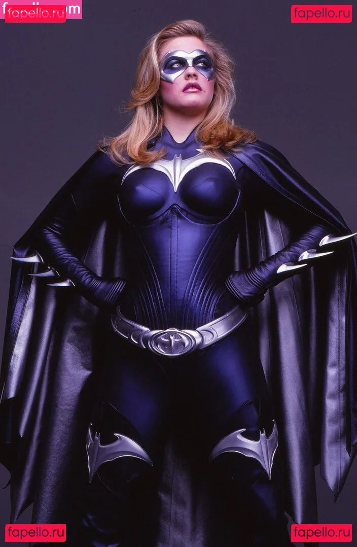 Alicia Silverstone Onlyfans Photo Gallery 