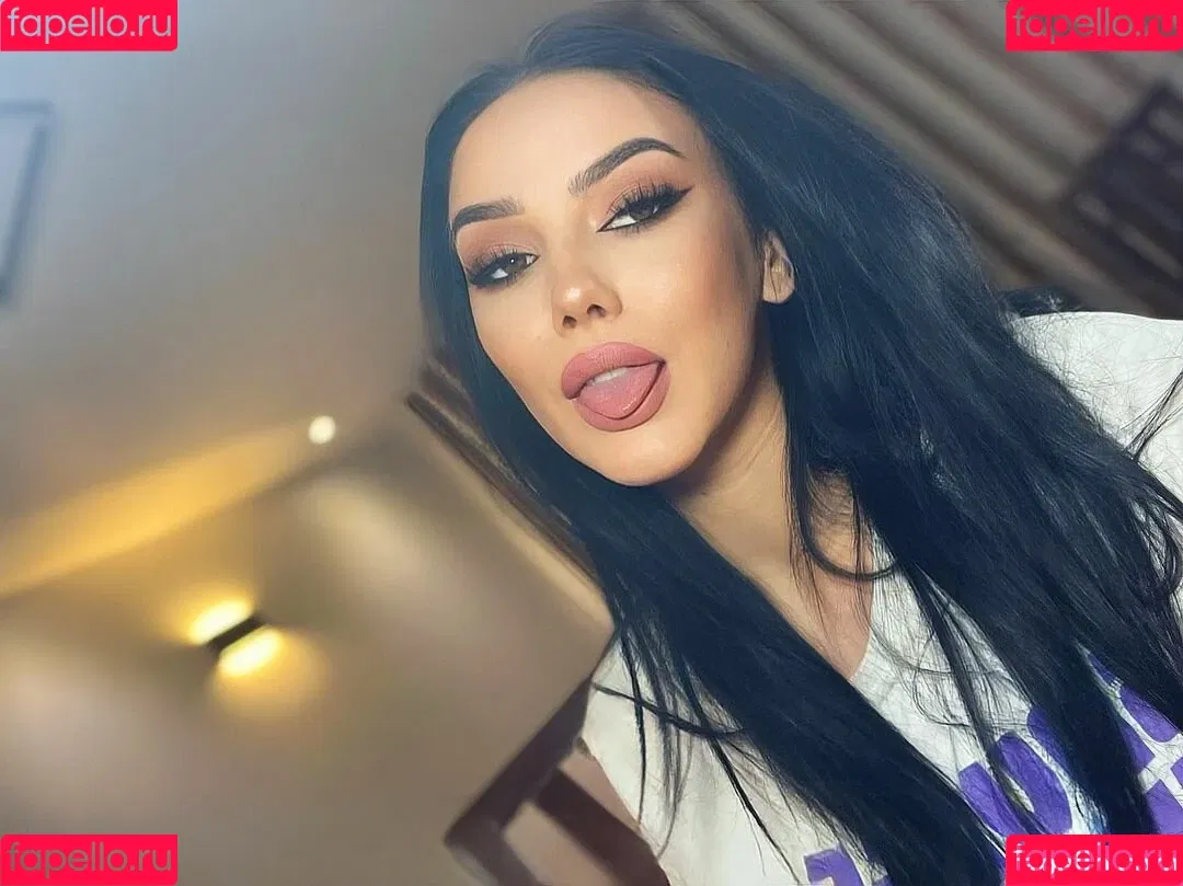 alina03m Onlyfans Photo Gallery 