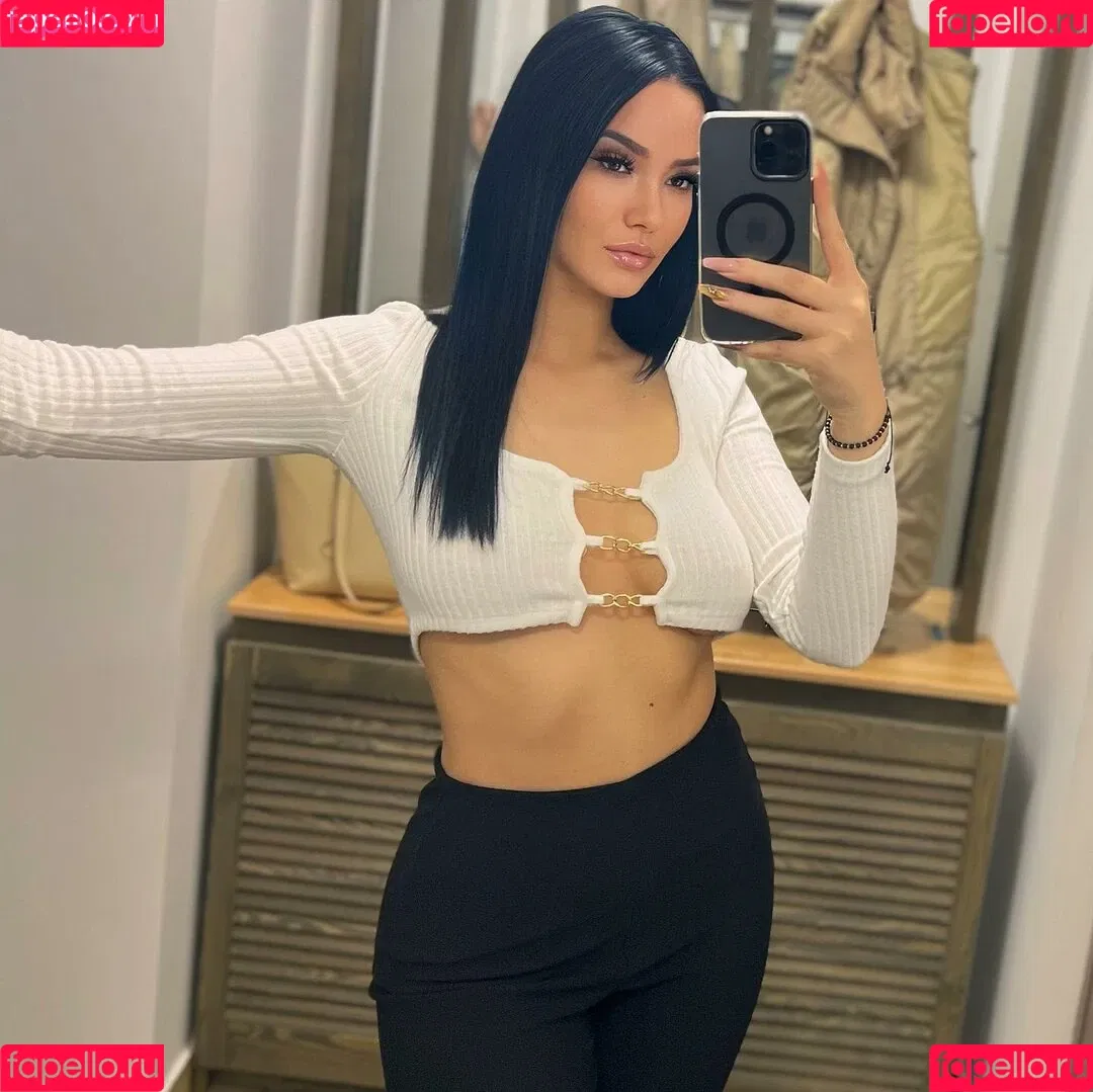 alina03m Onlyfans Photo Gallery 