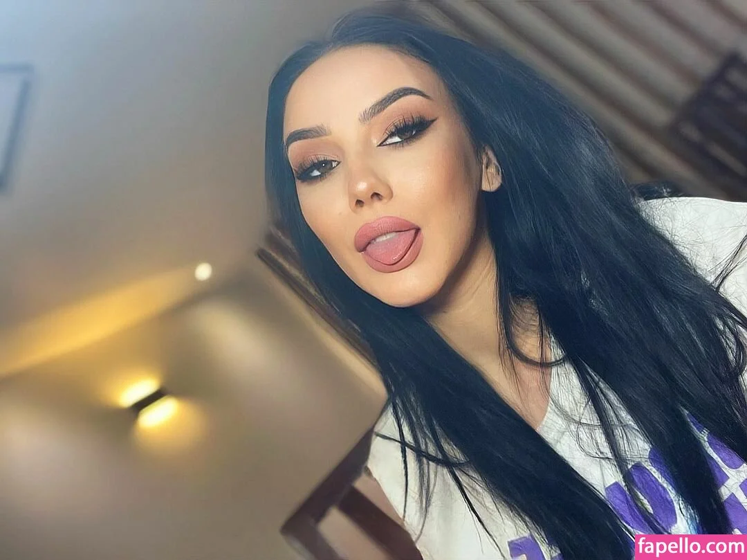 alina03m Onlyfans Photo Gallery 