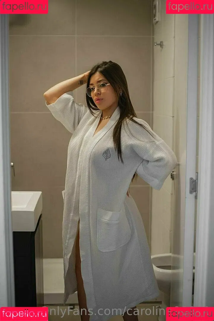 carolinee2000 Onlyfans Photo Gallery 