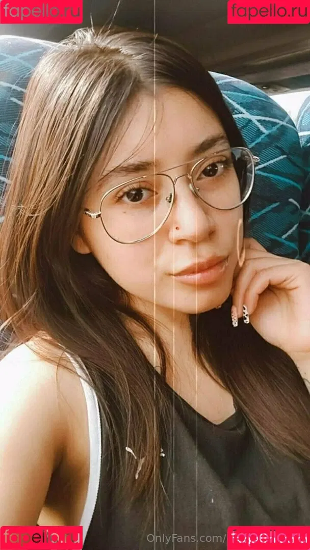 carolinee2000 Onlyfans Photo Gallery 