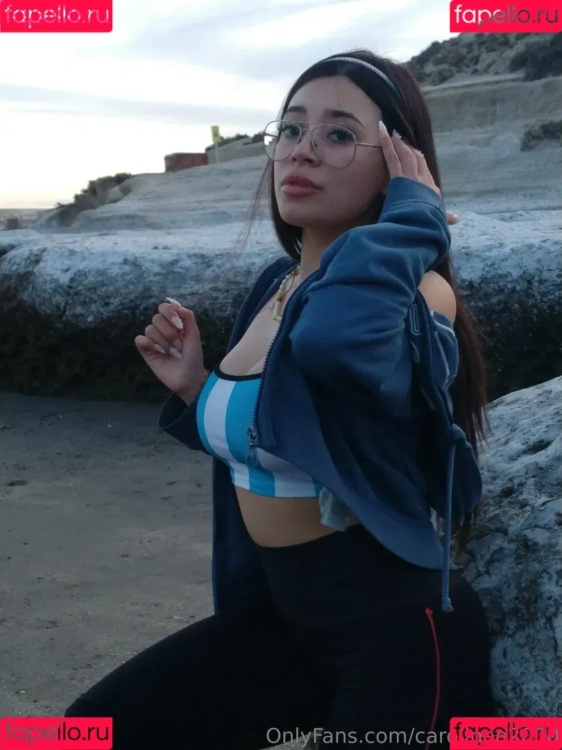 carolinee2000 Onlyfans Photo Gallery 