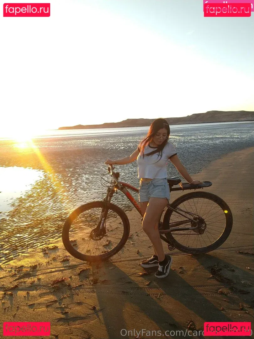 carolinee2000 Onlyfans Photo Gallery 