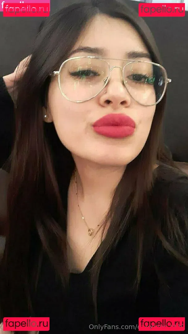 carolinee2000 Onlyfans Photo Gallery 