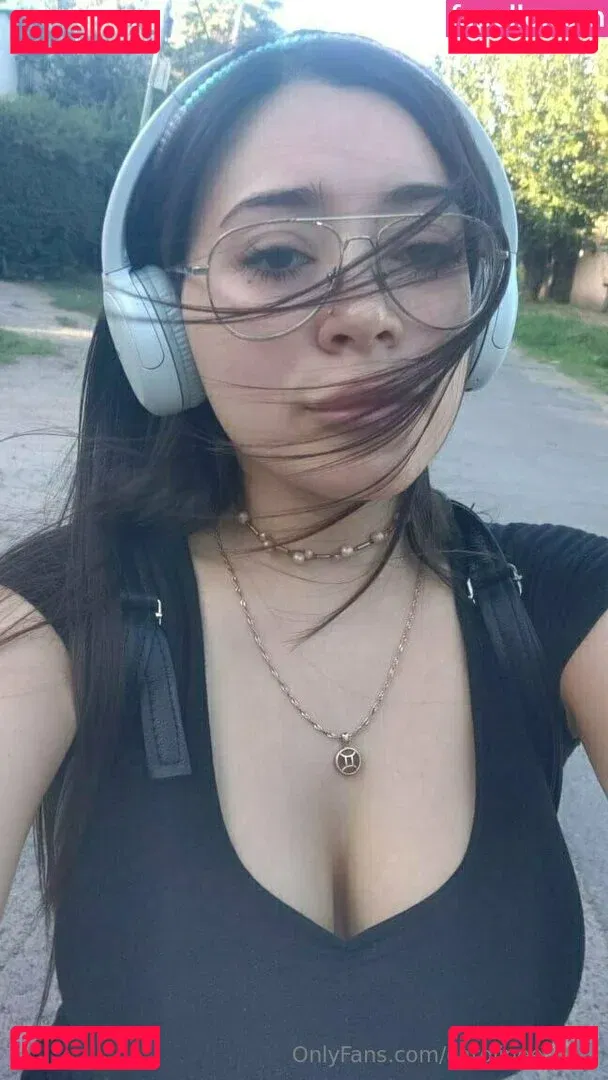 carolinee2000 Onlyfans Photo Gallery 