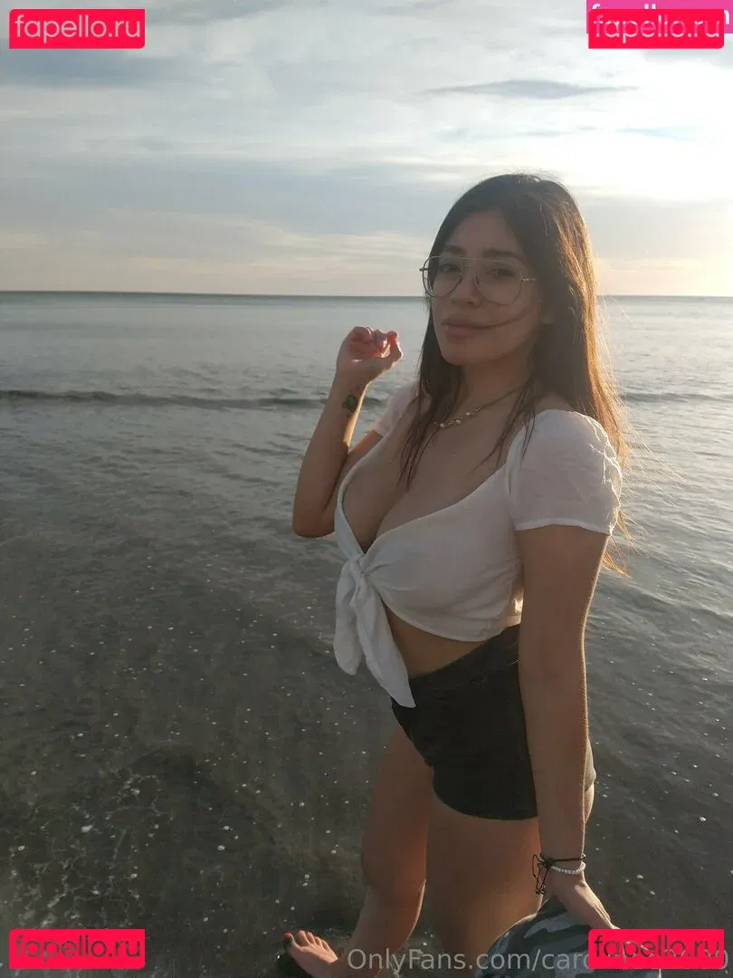 carolinee2000 Onlyfans Photo Gallery 