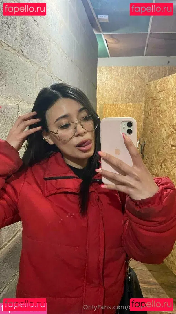 carolinee2000 Onlyfans Photo Gallery 