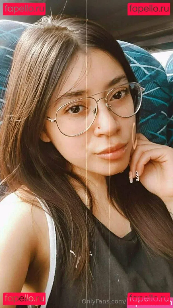 carolinee2000 Onlyfans Photo Gallery 