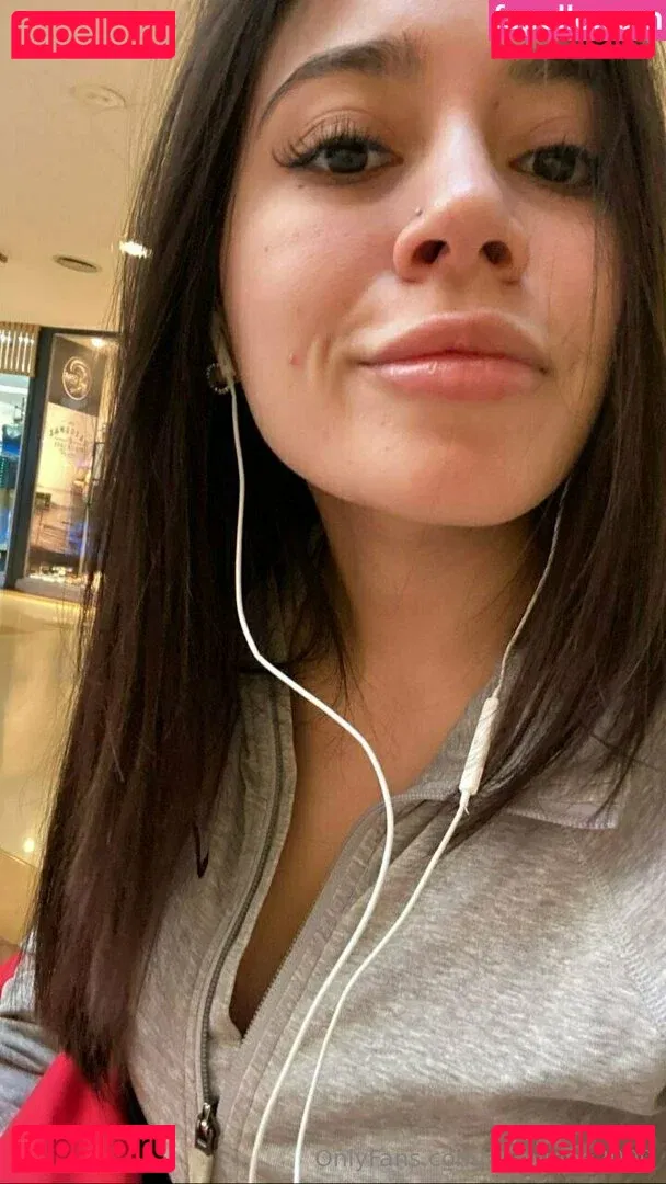 carolinee2000 Onlyfans Photo Gallery 