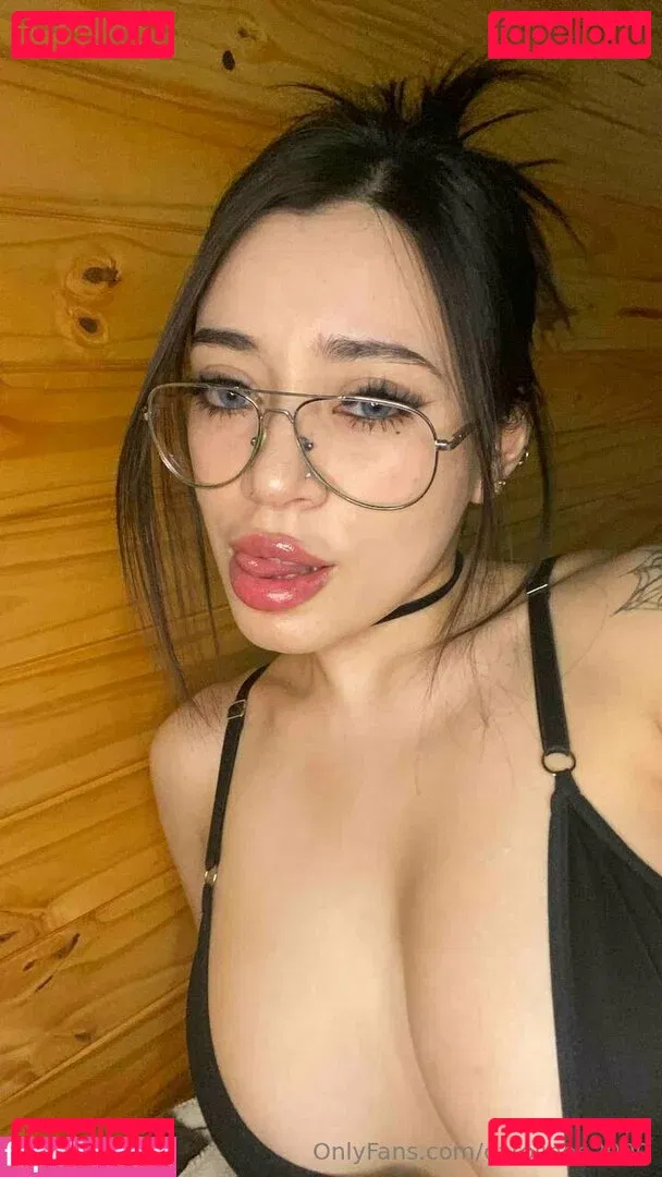 carolinee2000 Onlyfans Photo Gallery 