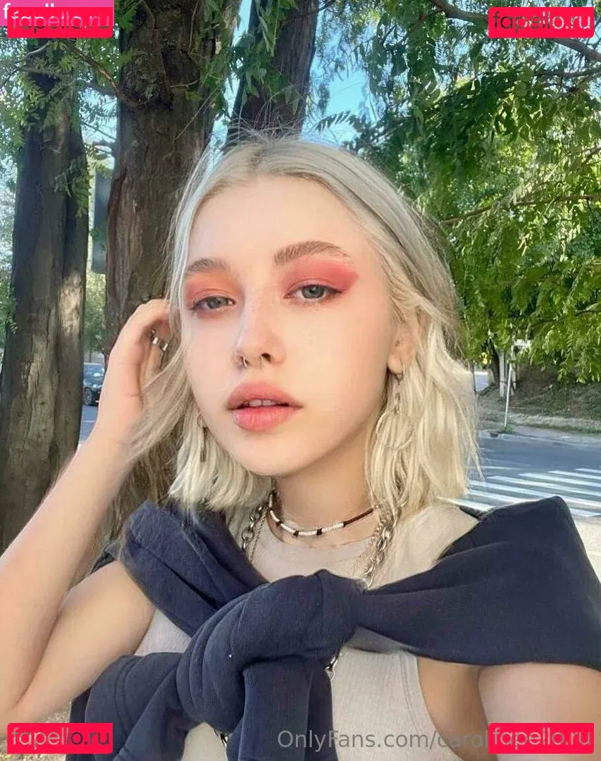 carolinee2000 Onlyfans Photo Gallery 